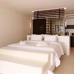 Mykonos Rocks & * Plintri