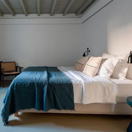 Hotel Mykonos Rocks & Plintri