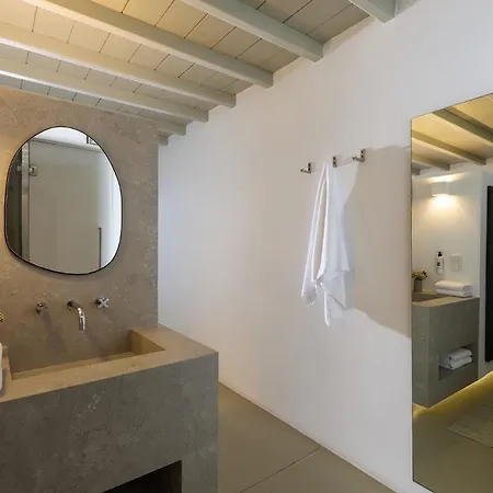Mykonos Rocks & Hotel *