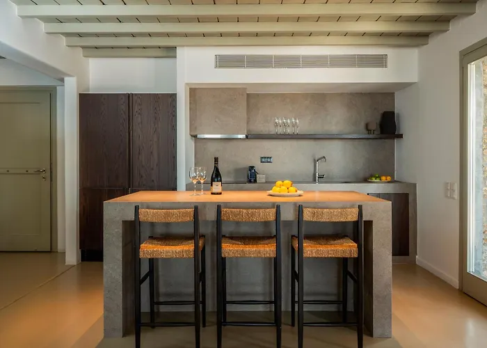 Ξενοδοχείο Mykonos Rocks & *