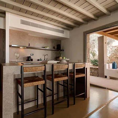 Mykonos Rocks Villas&suites Hotel *